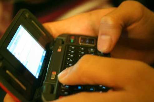 Students texting teachers ban: Update