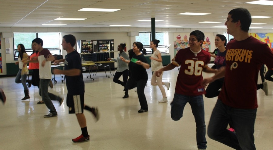 Spanish honor society holds "Zumba" class