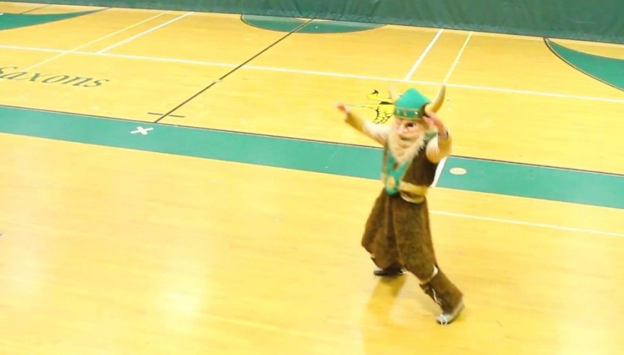 Harlem "Saxon" Shake takes over Langley gym