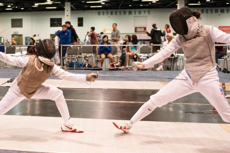 En Garde: Sophomore fencing sensation