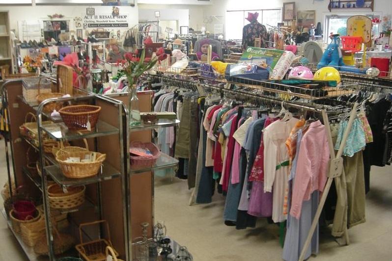 Langley students find advantages in thrift shopping