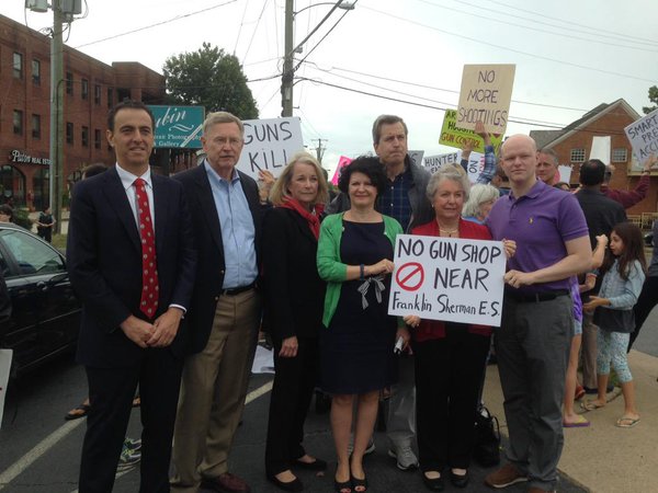 Huge crowds protest the new gun store next to Franklin Sherman Elementary School in McLean. Photo from Ryan McElveen.