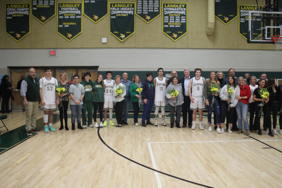 Seniors gathered for their Senior Night group picture.