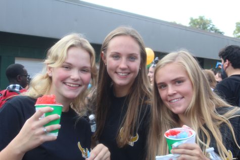 Seniors Sophia Bailey, Helena Swaak, and Kendall Wilson at the senior picnic on Friday before homecoming. The picnic is a pep rally event for seniors before the game.